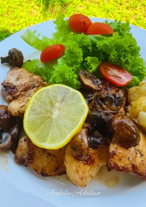 Gambar Lemon Herb Chicken With Creamy Potatoes