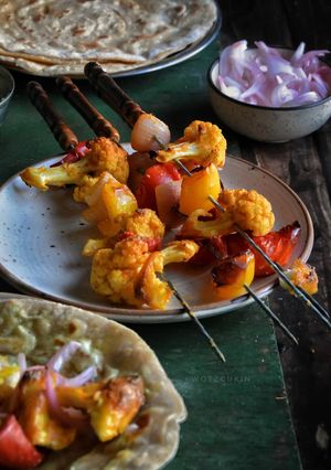 A picture of Paneer and Gobhi Skewers.