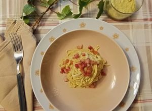 Foto di Spaghetti ricotta pesto e pancetta croccante