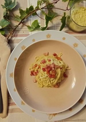 Foto di Spaghetti ricotta pesto e pancetta croccante
