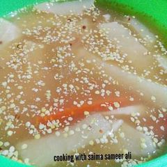A picture of Gajar r shaljam ka pani wala khatta meetha achar.