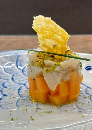 Foto di Tartare di branzino e melone