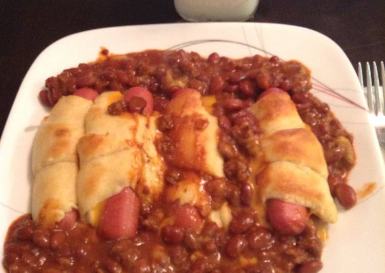 Recipe of Award-winning Fork N Knife Chilly Cheese Dogs