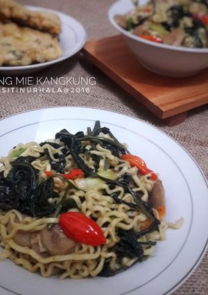 Foto resep Oseng Mie Kangkung