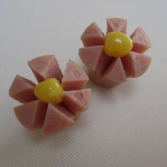 A picture of Simple Flower-shaped Sausages.