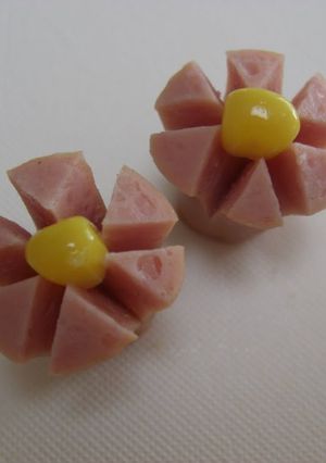 A picture of Simple Flower-shaped Sausages.