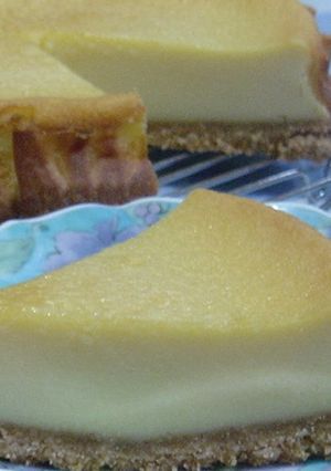 A picture of Sliced Cheese Cheesecake.