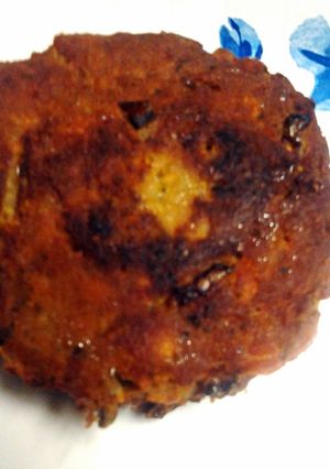 A picture of salmon patties.