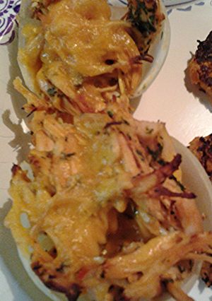 A picture of Chicken onion cups.