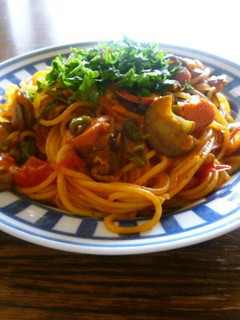 A picture of Napolitan with Lots of Eggplants.