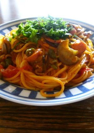 A picture of Napolitan with Lots of Eggplants.
