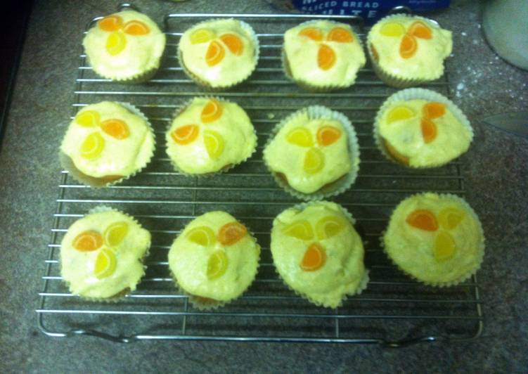 Recipe of Quick Cookie&#39;s Lemon and lime cupcakes