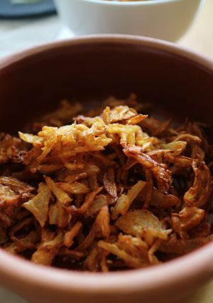 A picture of Fried Onions / Pakora.