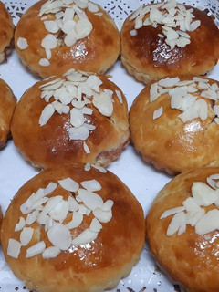 Una foto de Fataer rellenos de mermelada