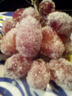 A picture of Sunshine 's Frostes Sugar Grapes.