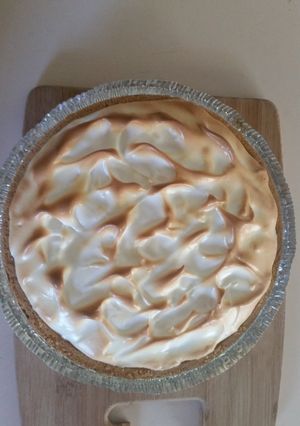 A picture of Lemon meringue condensed milk.