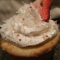 A picture of Coquito cake.