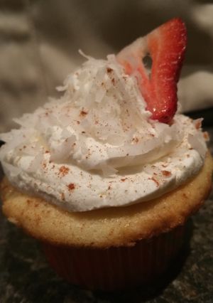 A picture of Coquito cake.