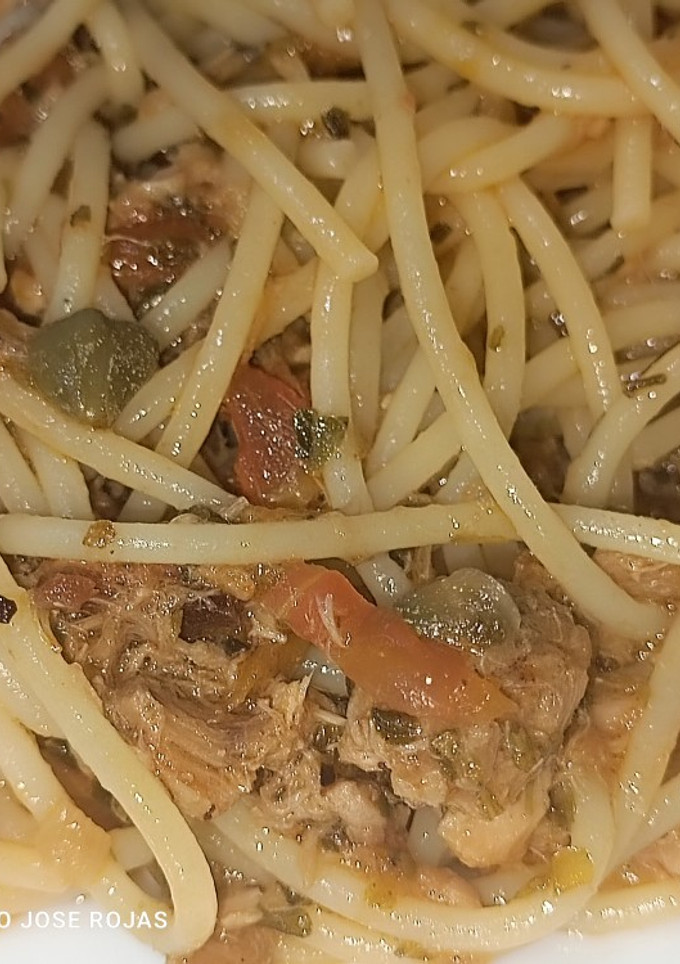 Una foto de Spaghetti en salsa de atún