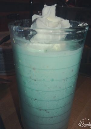 A picture of Pistachio Nut Shake.