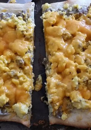 A picture of Taisen's breakfast pizza.