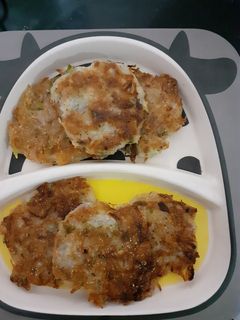 मिनी पोटॅटो पॅनकेक (mini potato pancake recipe in marathi) रेसिपी चे मुख्य फोटो 