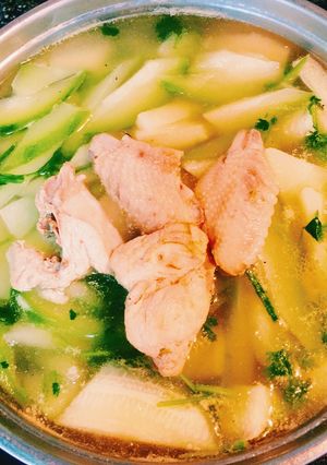 Hình của món Canh bí xanh thịt gà.