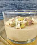 Postre de almendra en vasitos