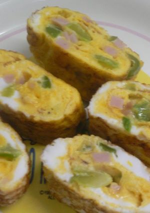 A picture of Tamagoyaki Japanese Omeletes for Bentos (Green Pepper and Ham).