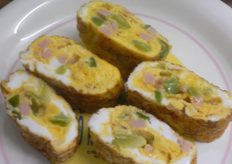 Recipe of Homemade Tamagoyaki Japanese Omeletes for Bentos (Green Pepper and Ham)