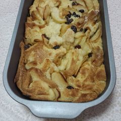 A picture of Apple Bread Pudding.
