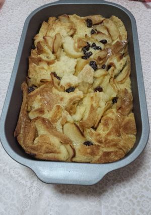 A picture of Apple Bread Pudding.