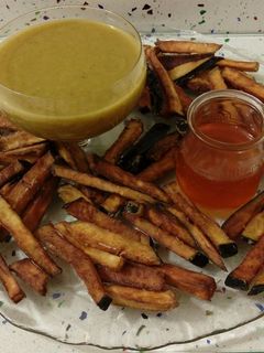 Una foto de Vichyssoise con espinacas y berenjenas fritas con miel