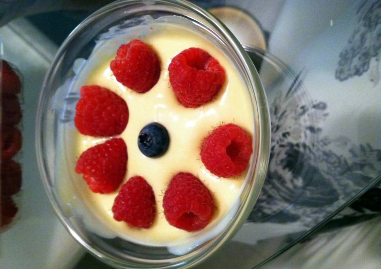 Copycat Ruth Chris's Sweet Cream With Seasonal Berries