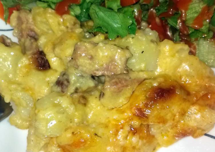 Recipe of Super Quick Homemade Cheesy potatoes with smoked sausage