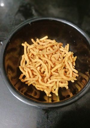 A picture of Crispy Masala sev.