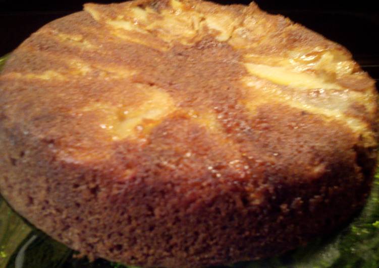 Sunshine's apple skillet cake