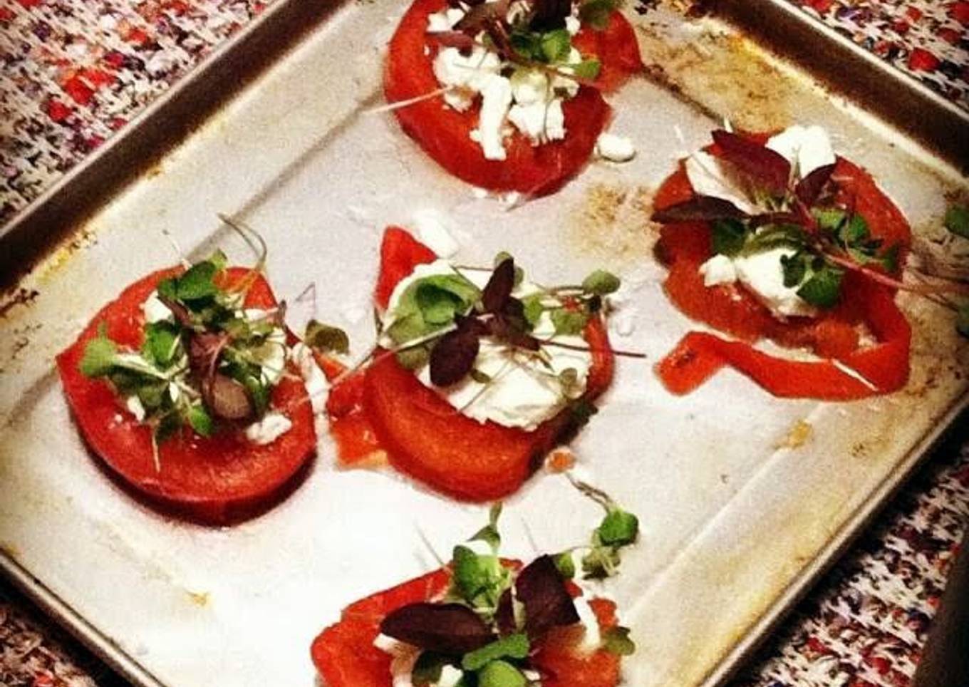 Tomato and Goat Cheese Bites
