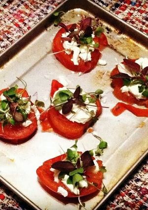 A picture of Tomato and Goat Cheese Bites.