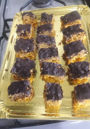 Una foto de Turrón de cereal con chocolate