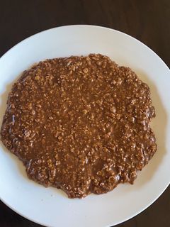 Una foto de Postre rústico de chocolate y avena - sin hornear!