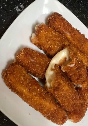 A picture of Mozzarella sticks.