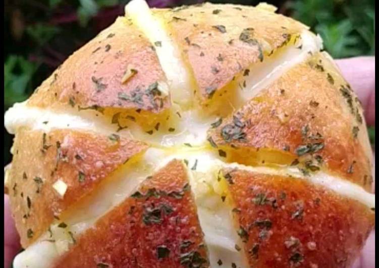 (147) Korean Garlic Cheese Bread