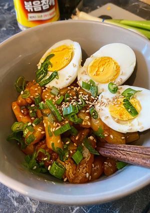Une photo de 90 • 🌶 Toebokki (Topokki) à la viande hachée 🇰🇷