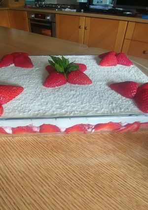 A picture of Coconut & Strawberry Tiramisu 🍓.
