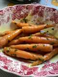 Zanahorias bebé glaseadas con miel y mostaza