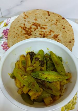 A picture of Pointed Gourd (Parval) Sabji.