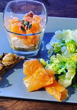 Une photo de Verrine saumon avocat chèvre