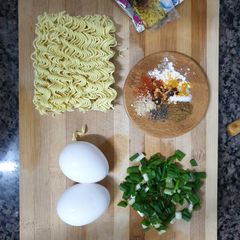 A picture of NIGERIAN STREETFOOD NOODLES 🍜🇳🇬 طعام شوارع في نيجيرا.