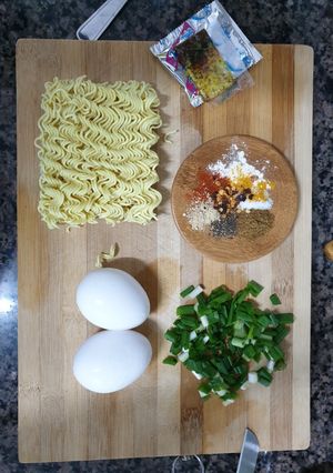 A picture of NIGERIAN STREETFOOD NOODLES 🍜🇳🇬 طعام شوارع في نيجيرا.